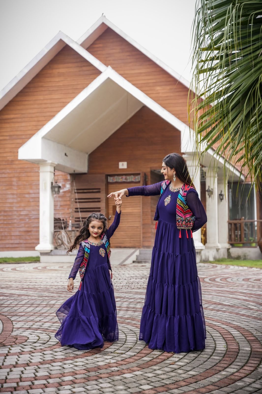 Fancy dress mother and on sale daughter