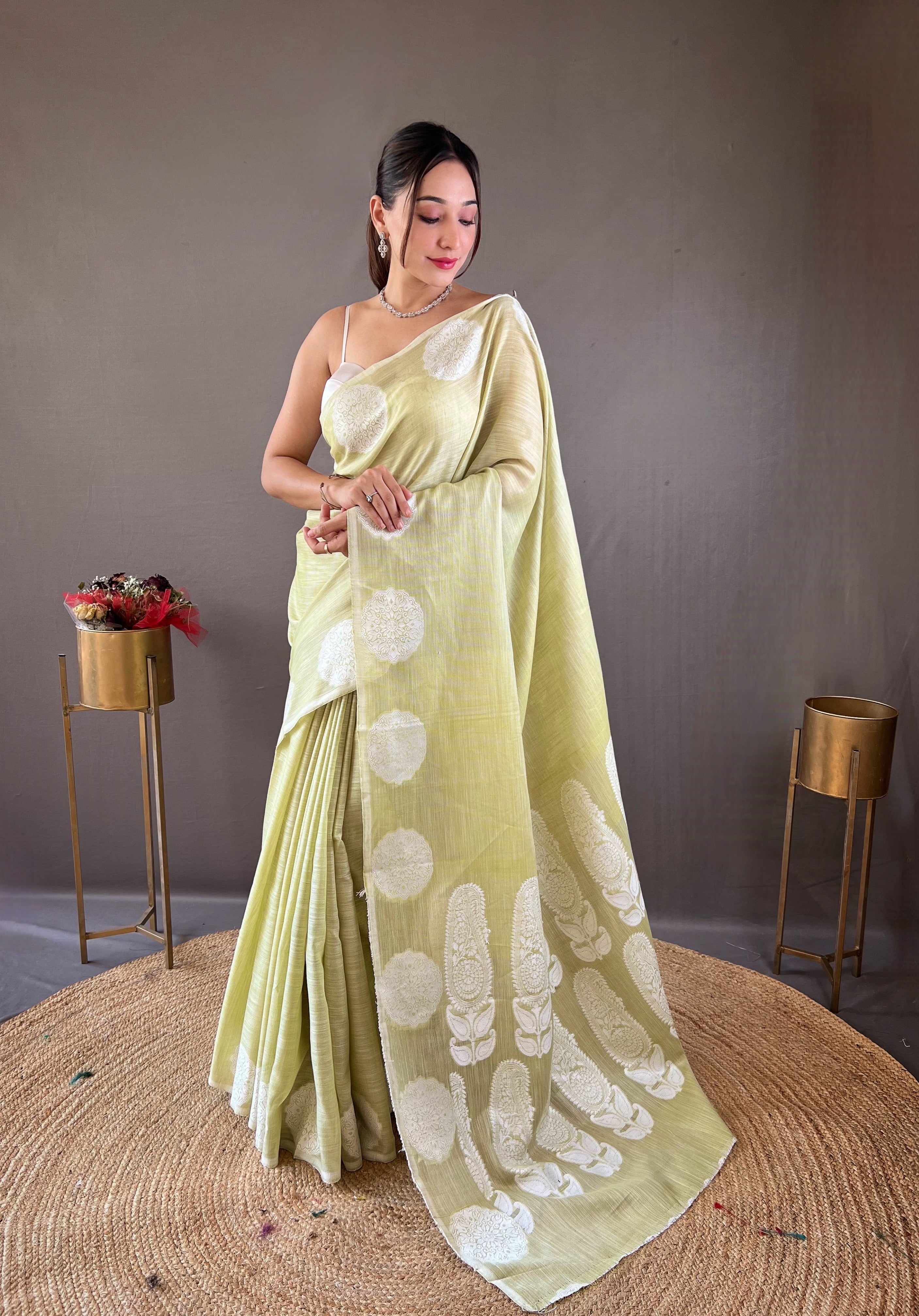 Lucknowi Based Border And Pallu Linen Pista Saree