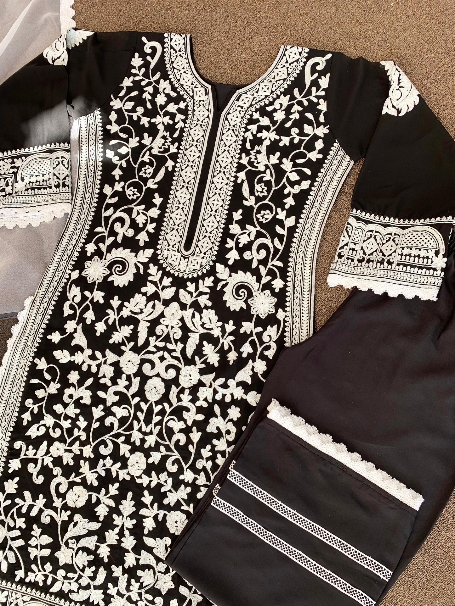 Fabulous Black Color Thread Work Salwar Suit