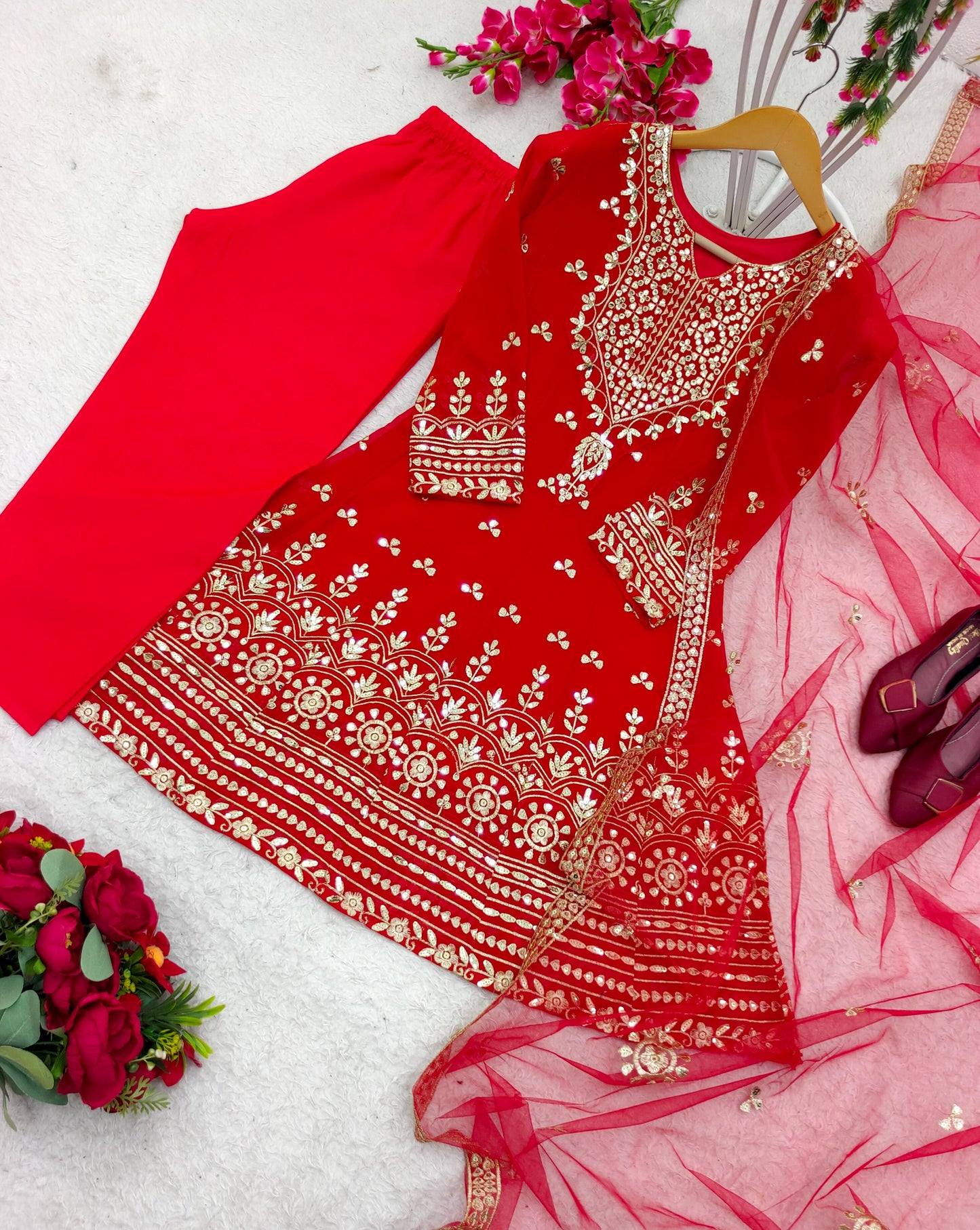 Celebrity Style Hina Khan Wear Red Color Anarkali Suit