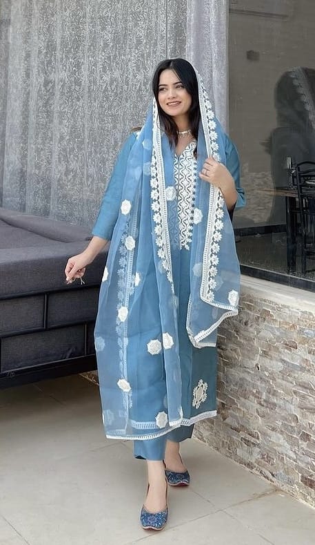 Terrific Gray Color Embroidery Thread Work Salwar Suit