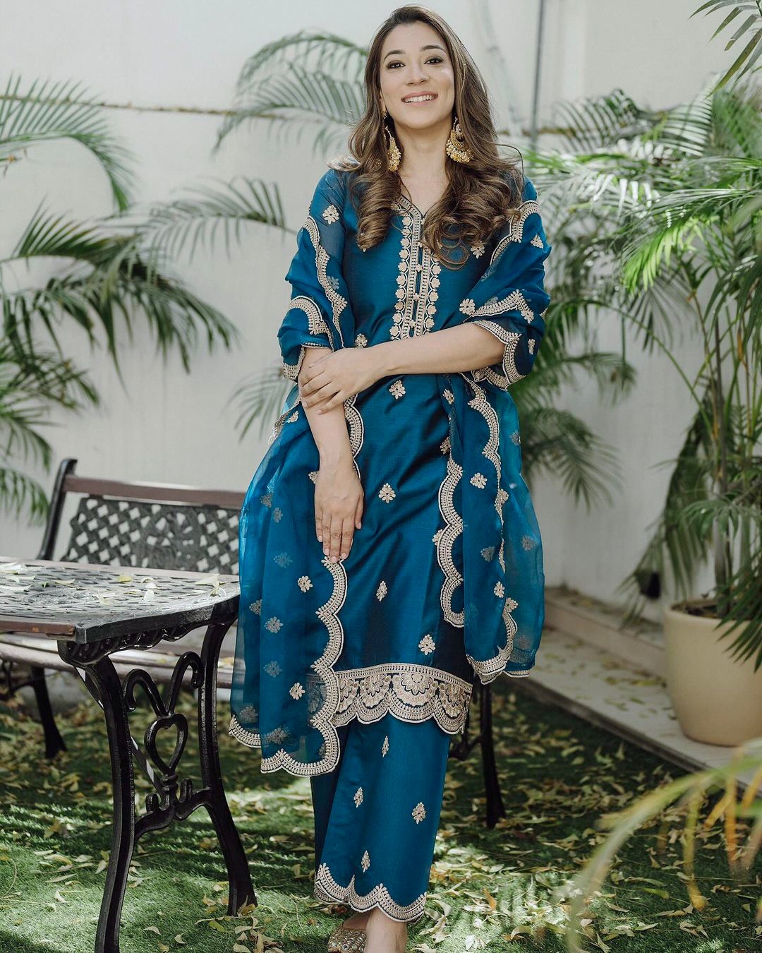 Presenting Navy Blue Color Palazzo Suit With Organza Dupatta