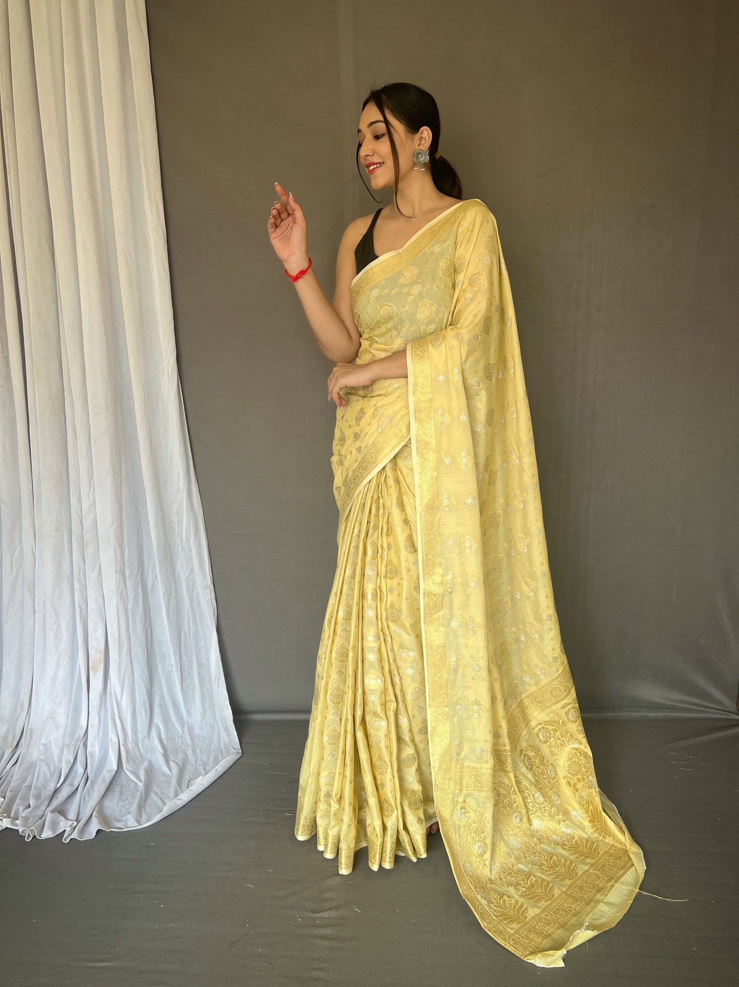 Gold And Silver Design Rich Pallu Yellow Saree