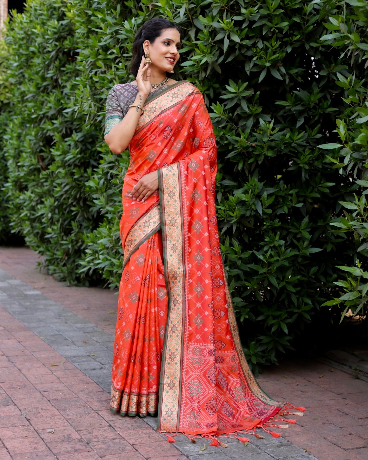 Beautiful Kanchi Border Red Color Patola Silk Saree