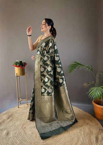 Traditional Dark Green Rich Pallu With Jacquard Work Silk Saree