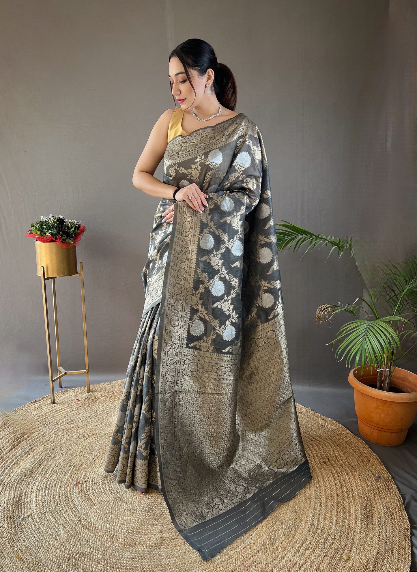 Traditional Grey Rich Pallu With Jacquard Work Silk Saree