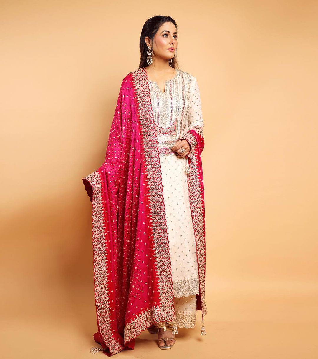 Hina Khan Wear White Palazzo Suit With Pink Dupatta