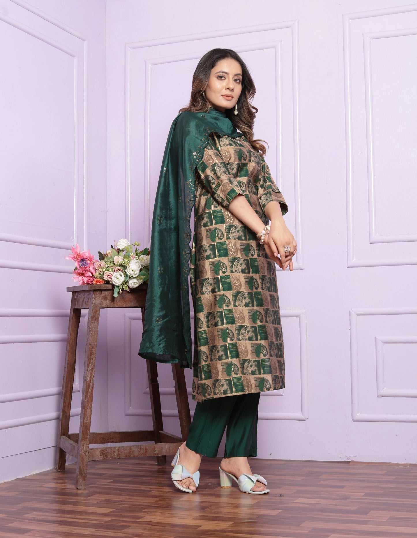 Awesome Bottle Green Kurta Set