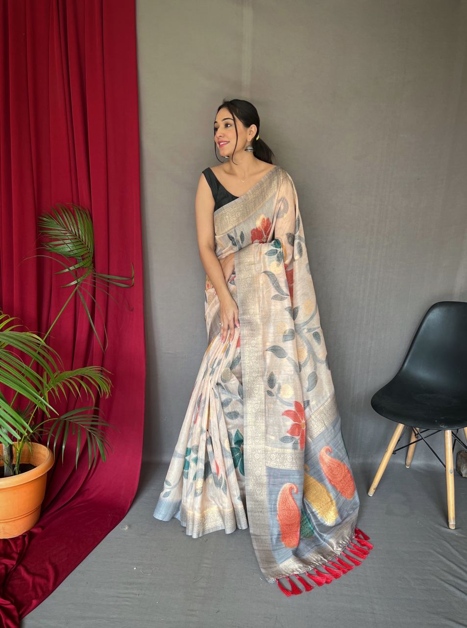 Grey Digital Print With Floral Exclusive Saree