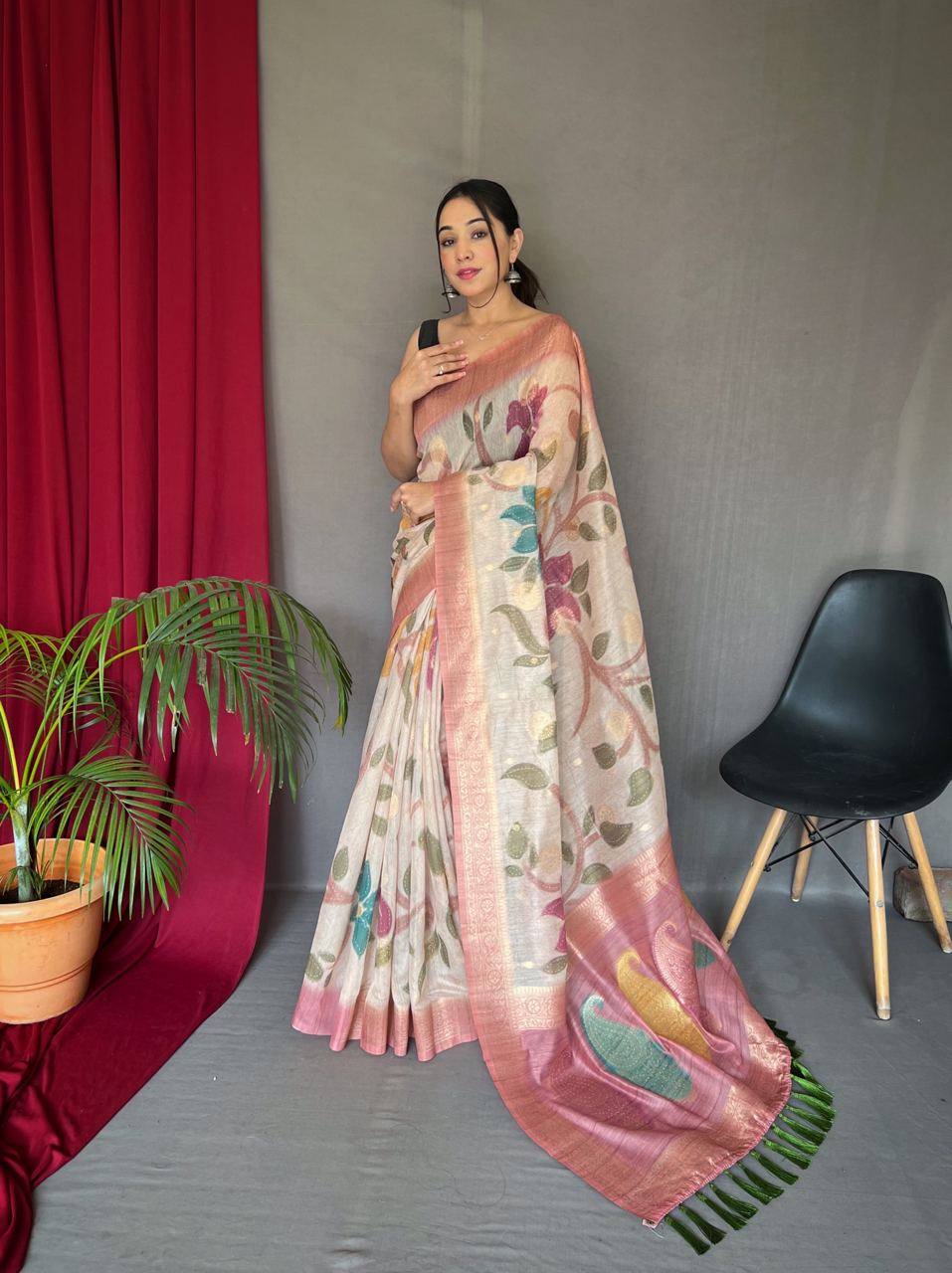 Pink Digital Print With Floral Exclusive Saree