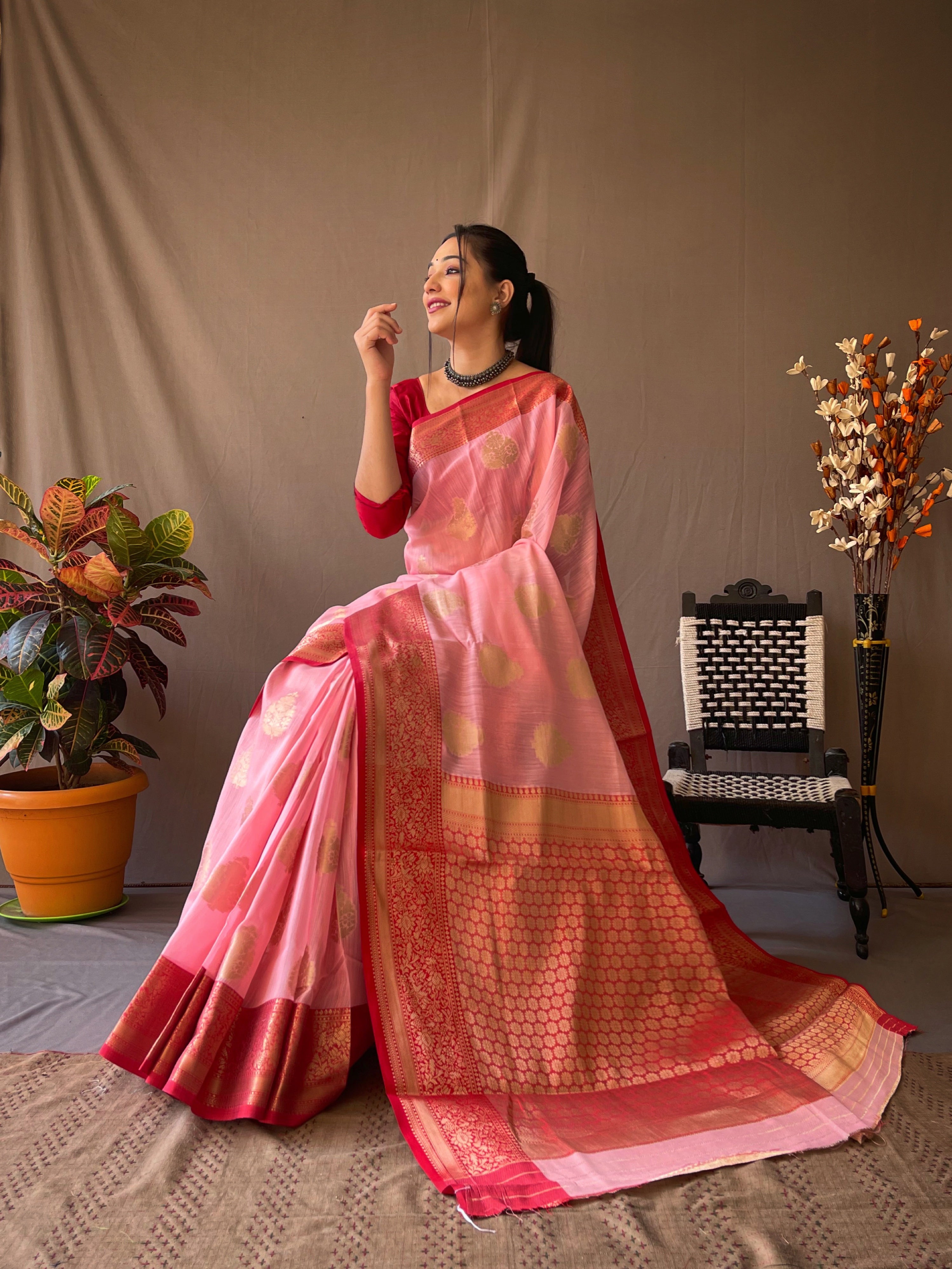 Linen Weaving Contrast Border Pink Color Saree