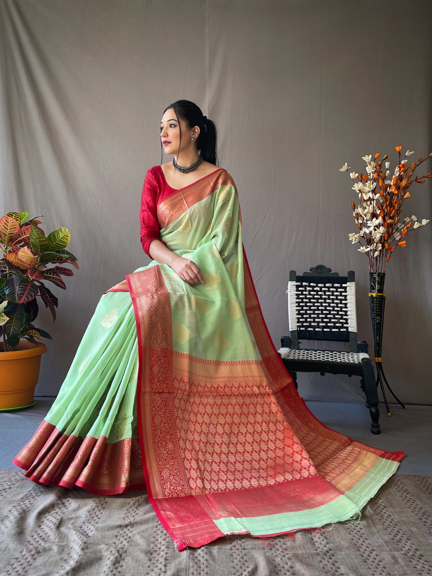 Linen Weaving Contrast Border Pista Color Saree