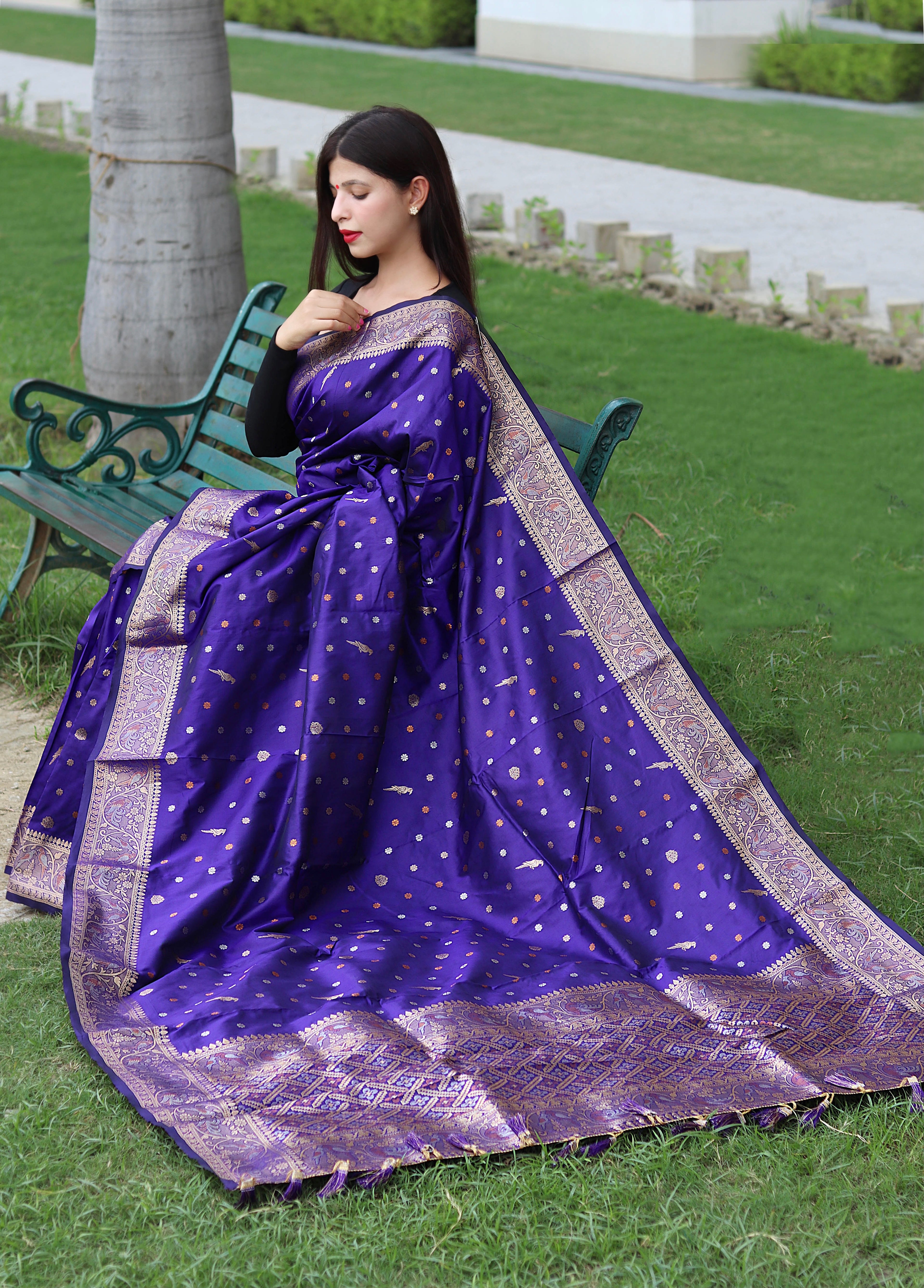 Latest Copper And Golden Zari Weave Border Purple Saree