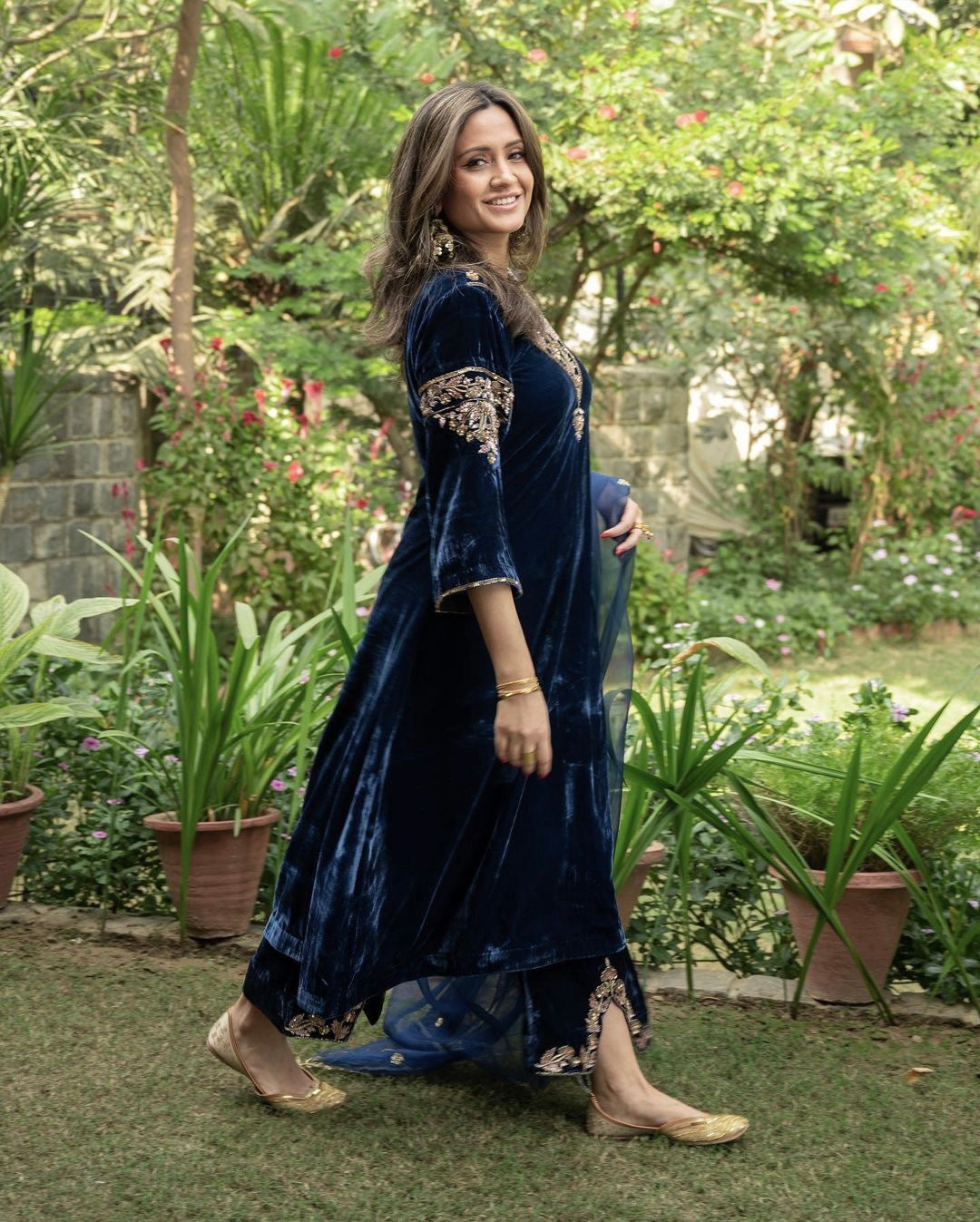 Elegant Embroidery Work Blue Color Velvet Plazzo Suit