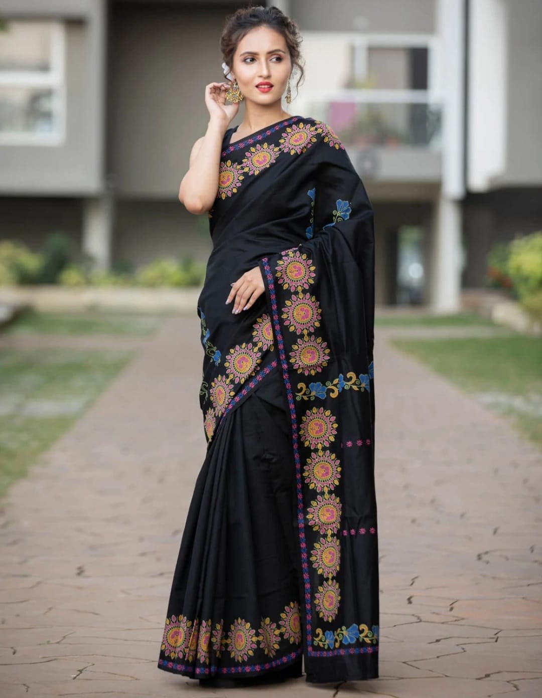 Attractive Black Color Printed Soft Silk Saree