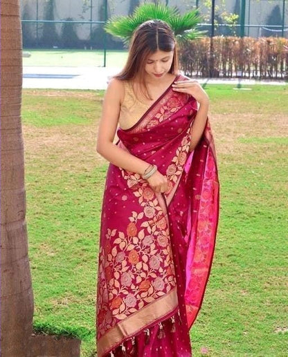 Terrific Kanjivaram Banarasi Silk Dark Pink Color Saree