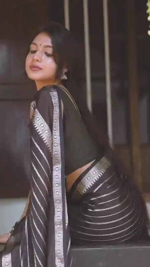 Lichi Silk Black Color Beautiful Rich Pallu Saree