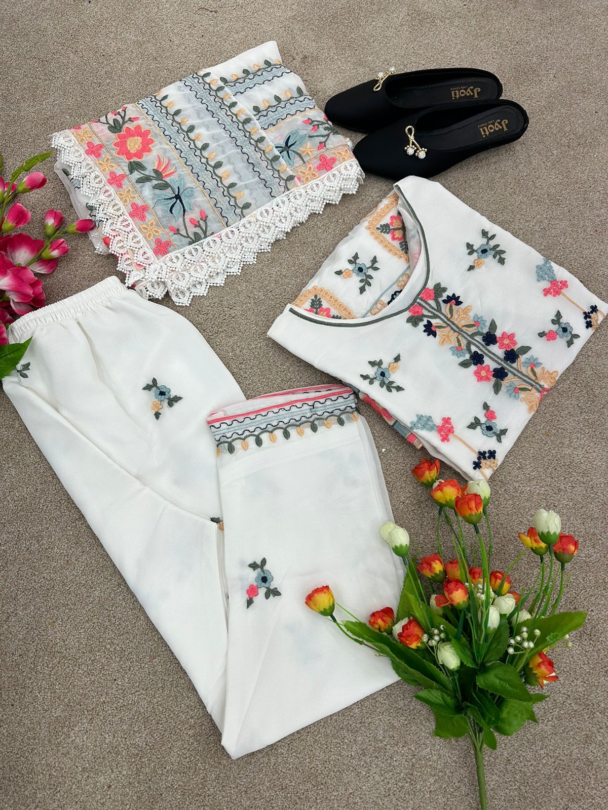 Latest White Color Embroidery Cotton Tread Work Suit