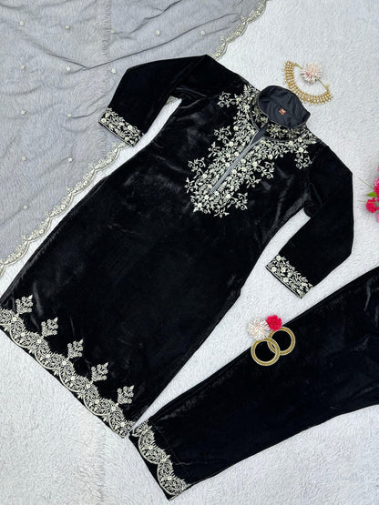 Thread With Sequence Work Black Color Salwar Suit