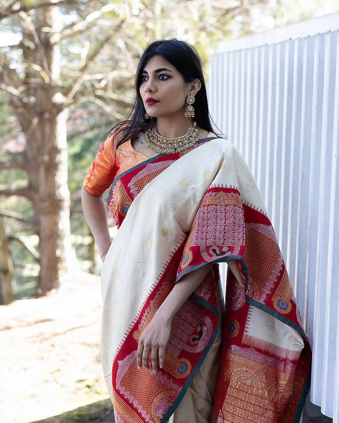 Golden And Silver Jari Design White Color Jacquard Border Saree