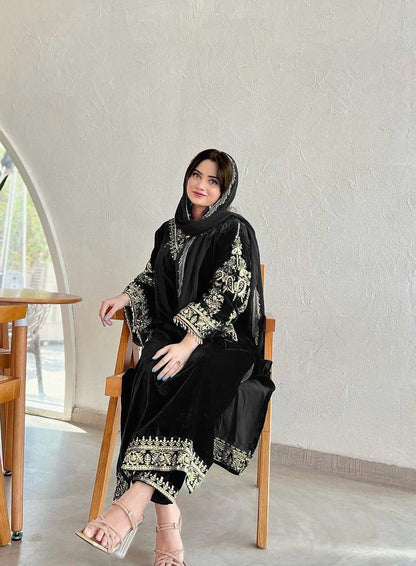 Wedding Wear Black Color Velvet Salwar Suit