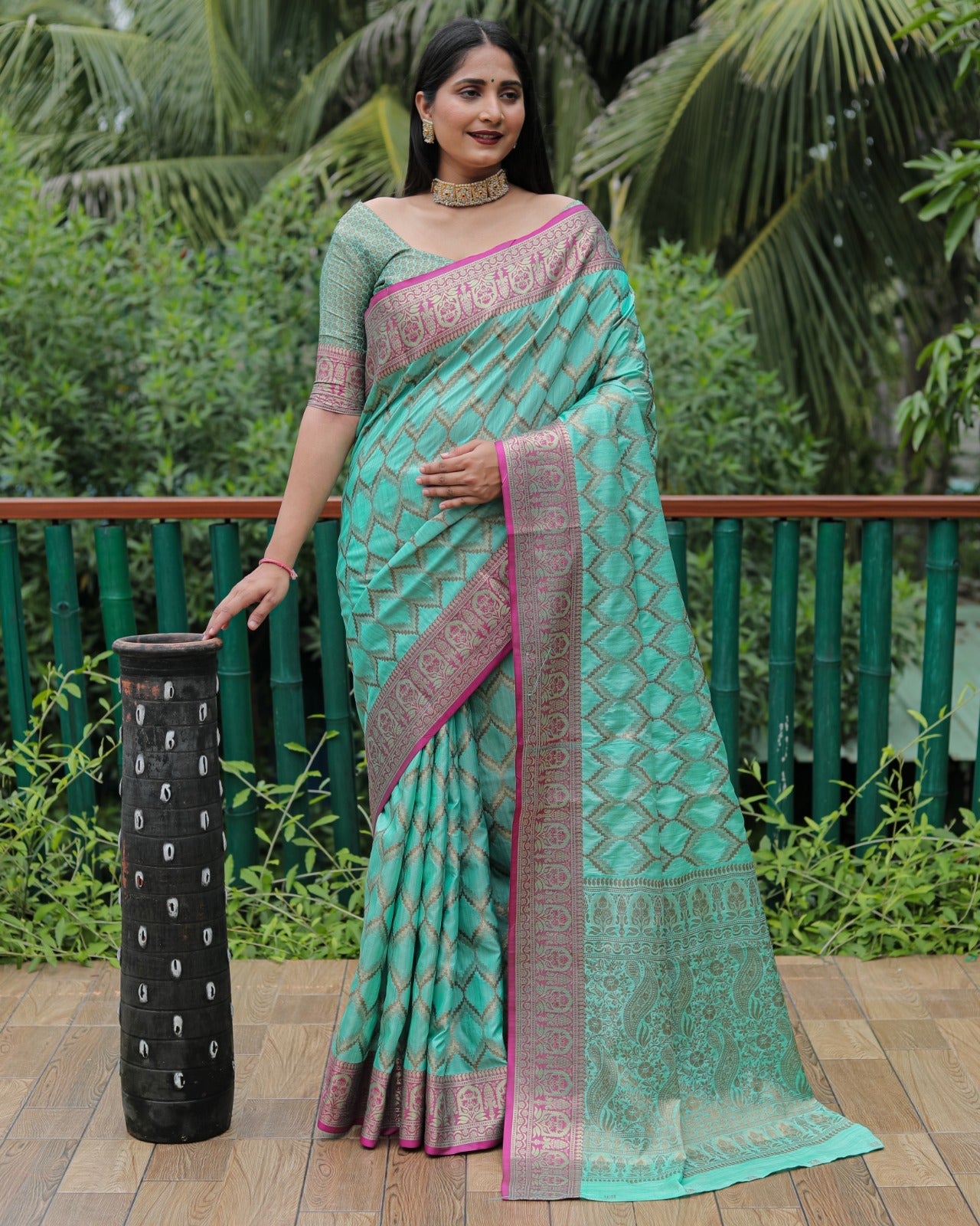 Banarasi Aqua Green Color Kanjivaram Pattern Silk Saree