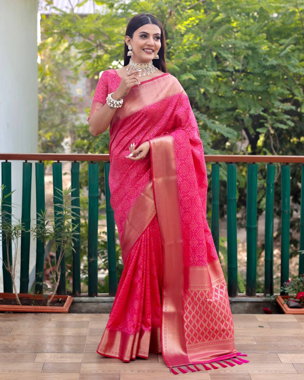 Bandini Patola Silk Weaving Rich Pallu Pink Color Saree