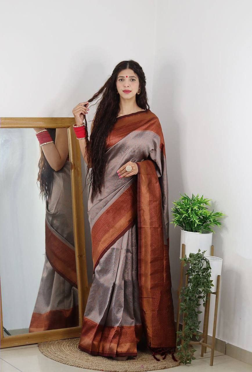 Banarsi Cream Silk Jacquard Work Designer Saree